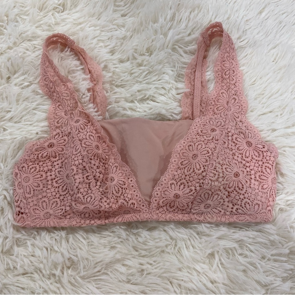 Aerie Floral Lace Bralette in Soft Pink